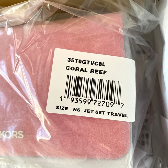 NWT authentic MK leather gold chain crossbody - Picture 4 of 7